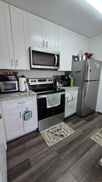 Building Photo - 4361 W McNab Rd