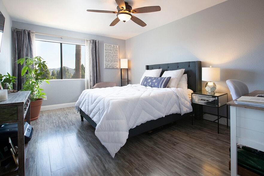 Building Photo - 12290 Corte Sabio