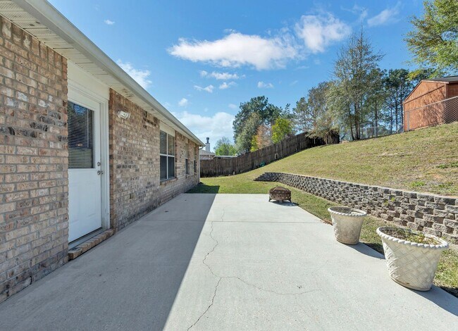 Building Photo - Renovated 3BR/2BA All-Brick Home | South C...