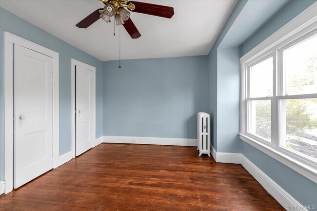 Building Photo - 71-39 Nansen St