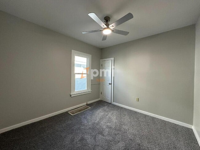 Building Photo - 1132 Drackert St