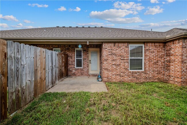 Building Photo - 288 Copper Oaks Dr