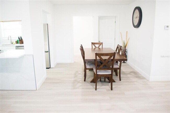 Building Photo - 5832 Dr M.L.K. Jr St N