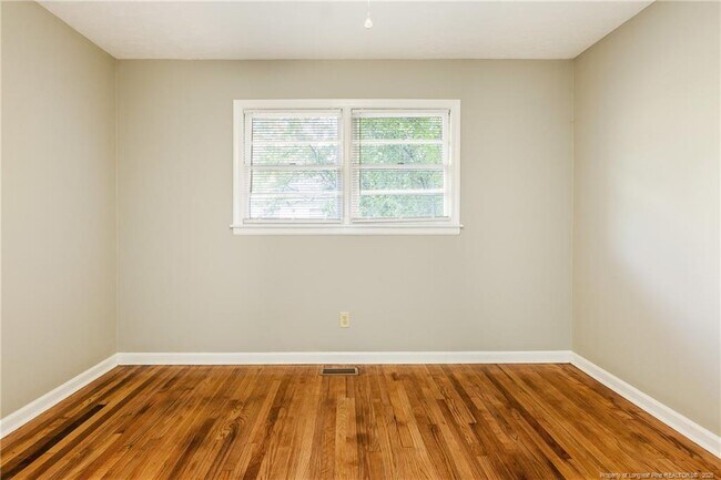 Building Photo - 3523 Rosehill Rd