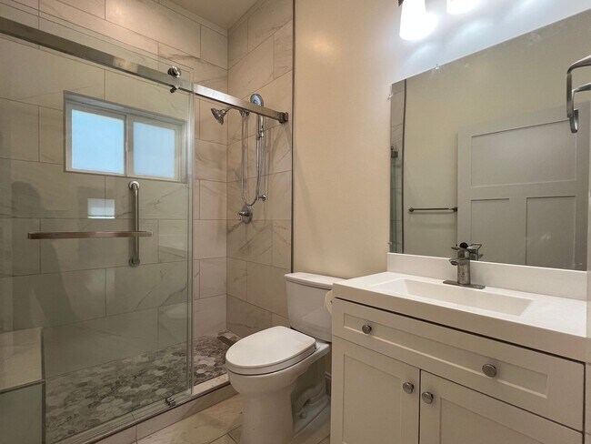 Building Photo - 7071 Martwood Way