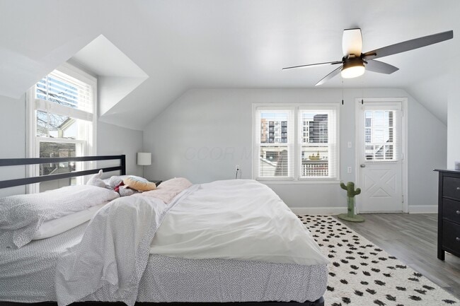 Building Photo - 1374 Ida Ave