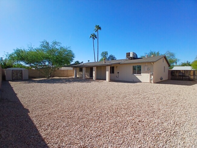 Building Photo - 3515 E Cortez St