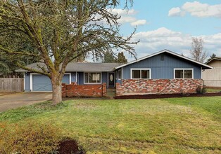 Building Photo - 823 NW 7th Ave