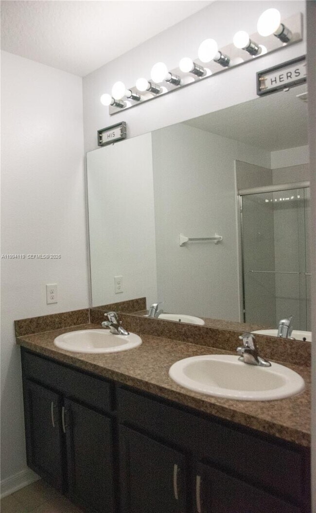 Building Photo - 105 Lacewing Pl