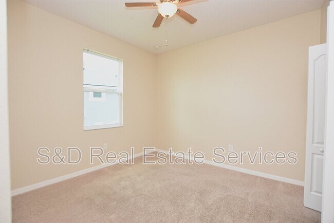 Building Photo - 5632 Aral Dr