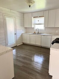 Building Photo - 901 Avenue C