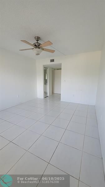 Building Photo - 4374 NW 9th Ave