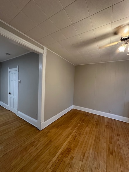 Building Photo - 2527 S Howell Ave