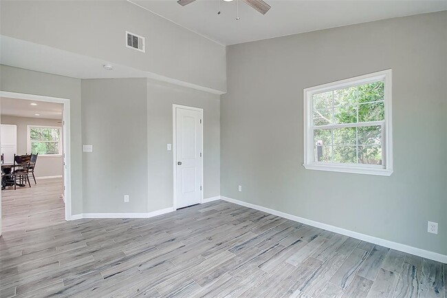 Building Photo - 8580 Roper Rd