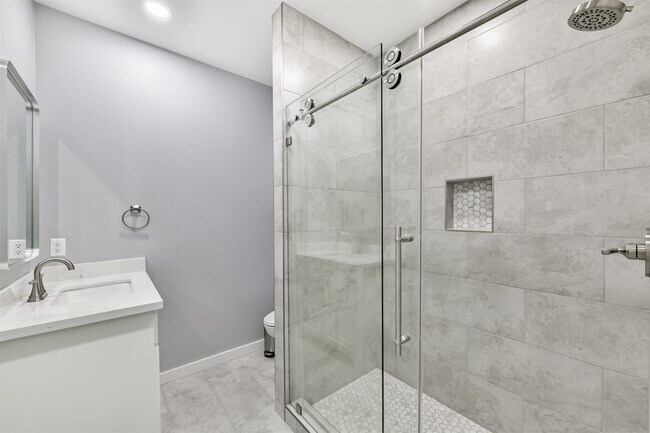 Building Photo - 4323 Ursuline St