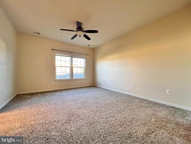 Building Photo - 22730 Autumn Breeze Ave
