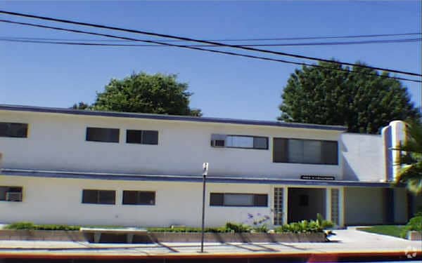 Primary Photo - 1003 E Hellman Ave