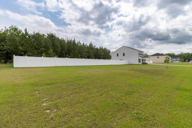 Building Photo - 147 Enclave Wy