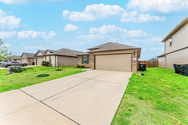 Building Photo - 317 Lily Pond Trl