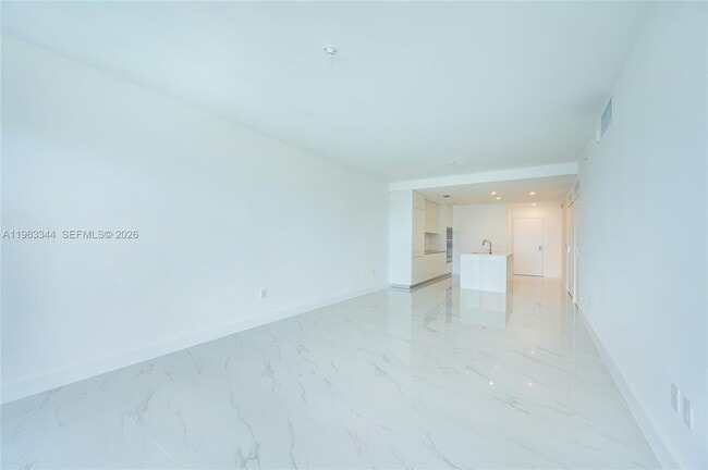 Building Photo - 700 NE 24th St