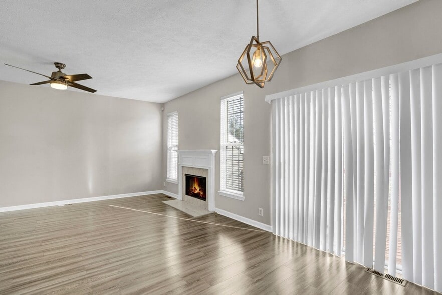 Building Photo - 1345 Bell Rd