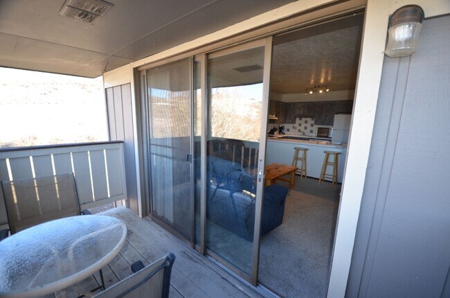 Building Photo - Dillon Valley East Condo! Great Natural Light!