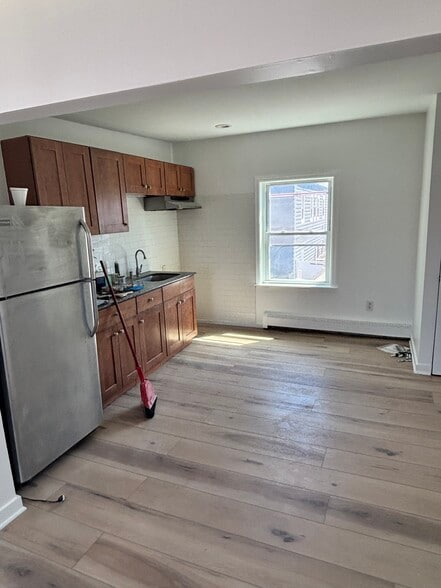 Kitchen - 1004 Heck St