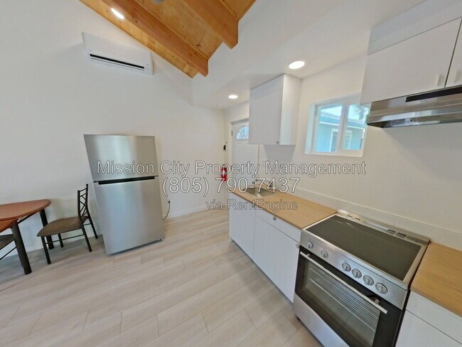 Building Photo - 425 San Domingo Dr