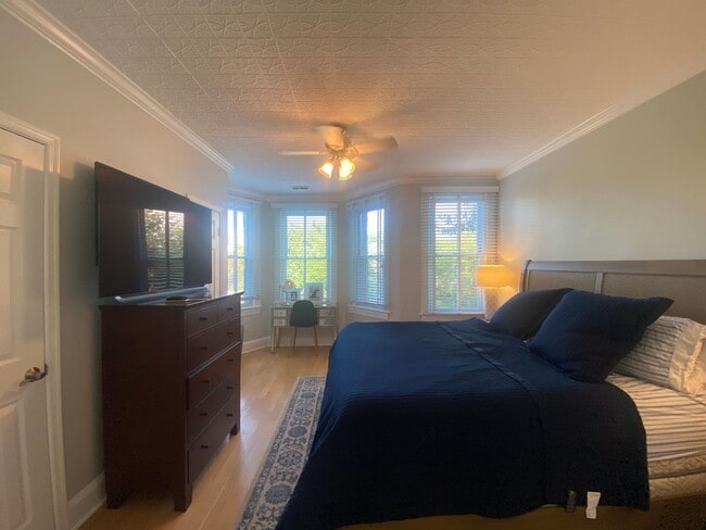 Building Photo - SPACIOUS 3 BED BROWNSTONE with PARKING, YARD and 2 DECKS!