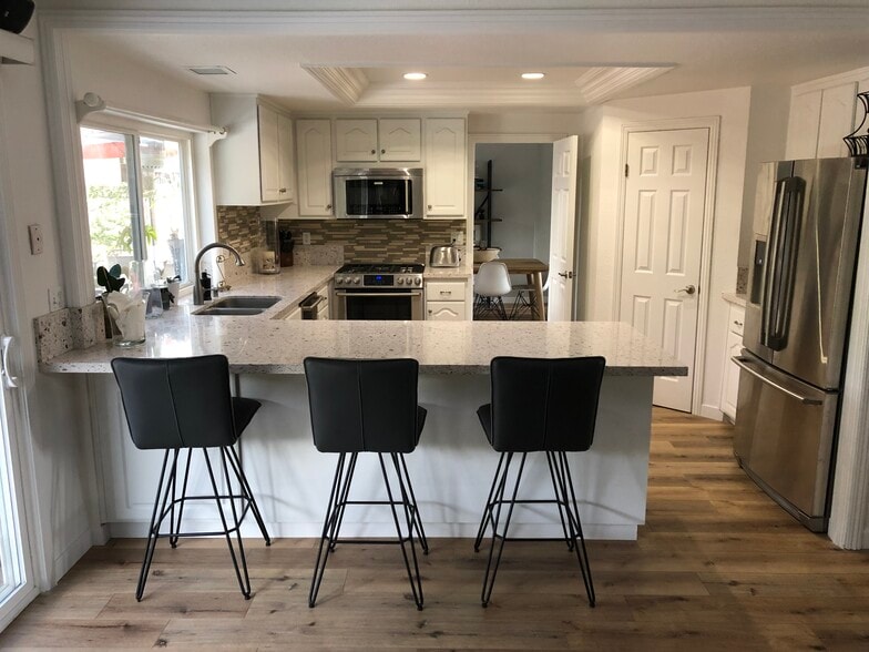 Building Photo - 15481 Cottonwood Cir