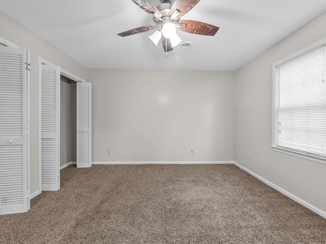 Building Photo - Charming 2BR/1.5BA Townhouse – Pets Welcome, NO APPLICATION FEE if APPROVED