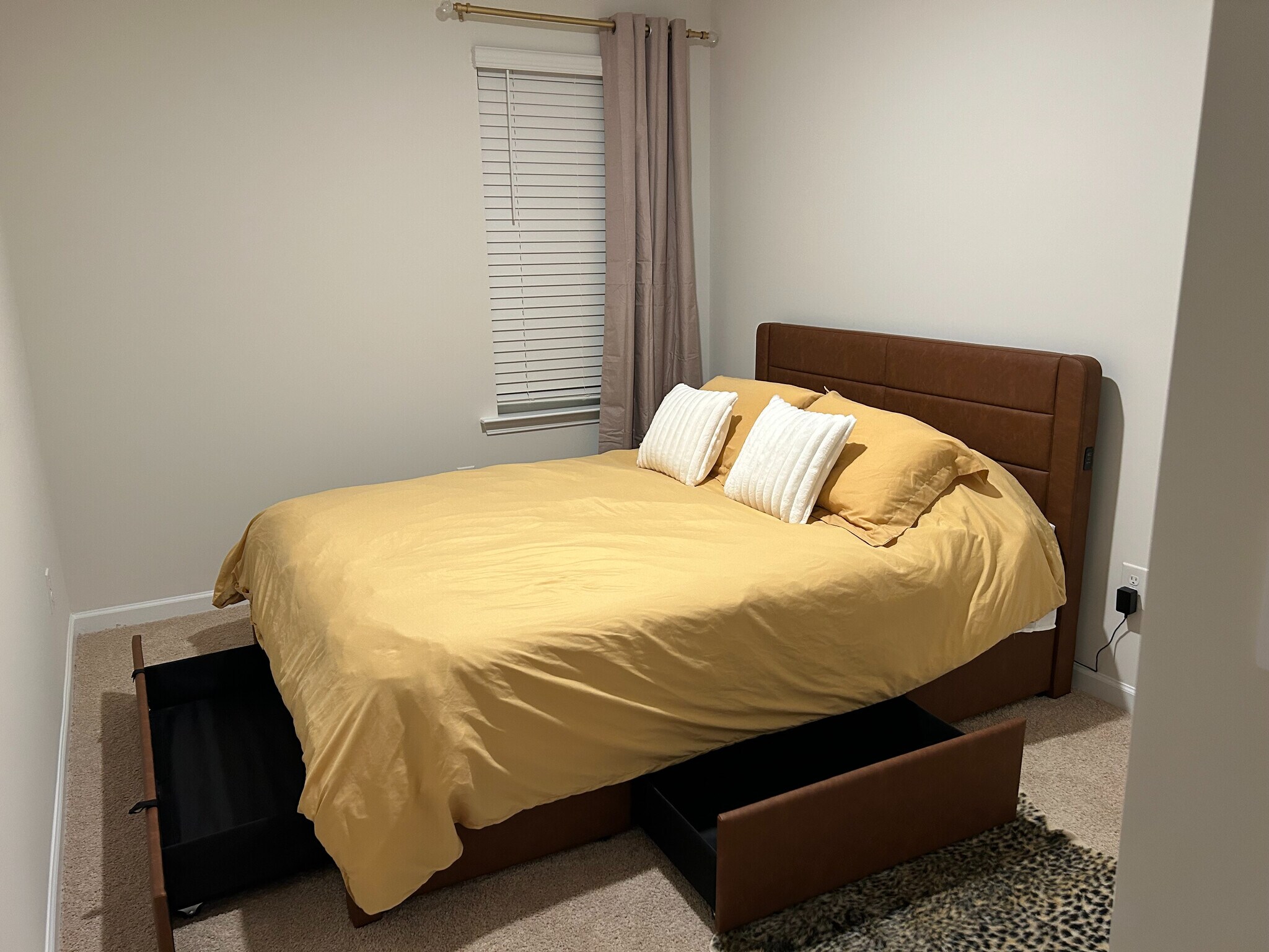 Building Photo - Room in Townhome on Murray Br Dr