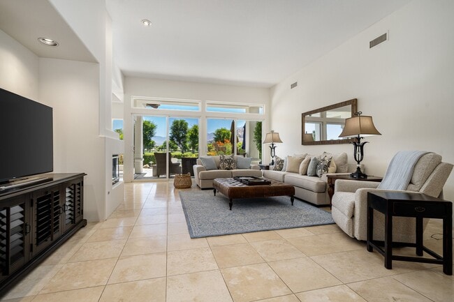Building Photo - 79695 Mandarina