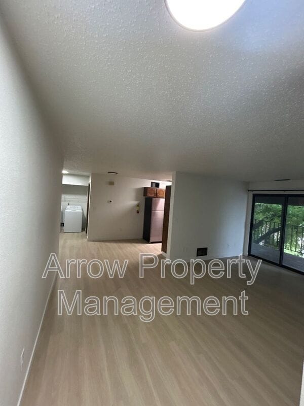 Building Photo - 203 E Arbor Ave