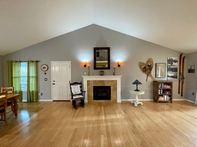 Building Photo - Charming Alta Sierra Home