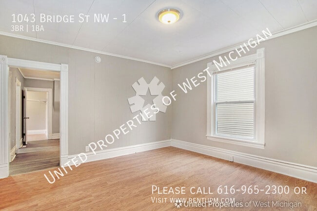 Building Photo - 1043 Bridge St NW