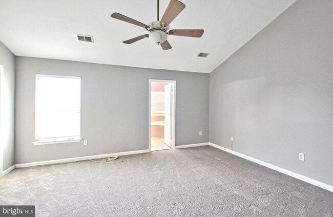 Building Photo - 9902 Woodview Dr