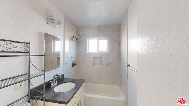 Building Photo - 2129 Monroe St