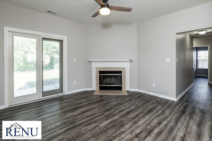 Building Photo - 2710 Lucas Dr