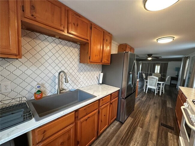 Building Photo - 810 S Sandpiper St