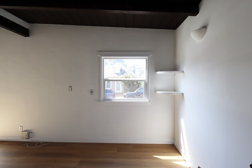 Building Photo - 429 28th St