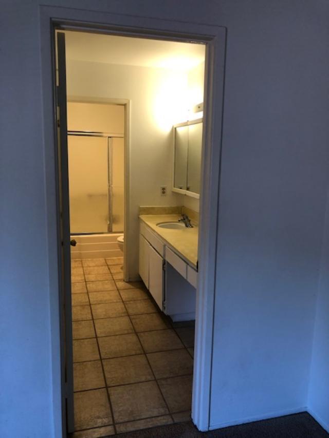 Upstairs bath attached to Master bdm - 9659 Easter Way