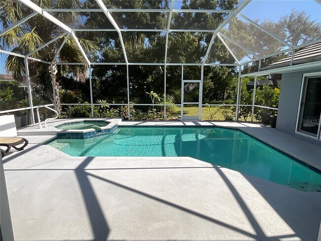 Building Photo - 1088 Hoover Cir