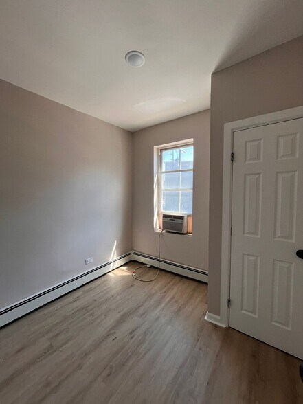 Building Photo - 165 Delaware Ave