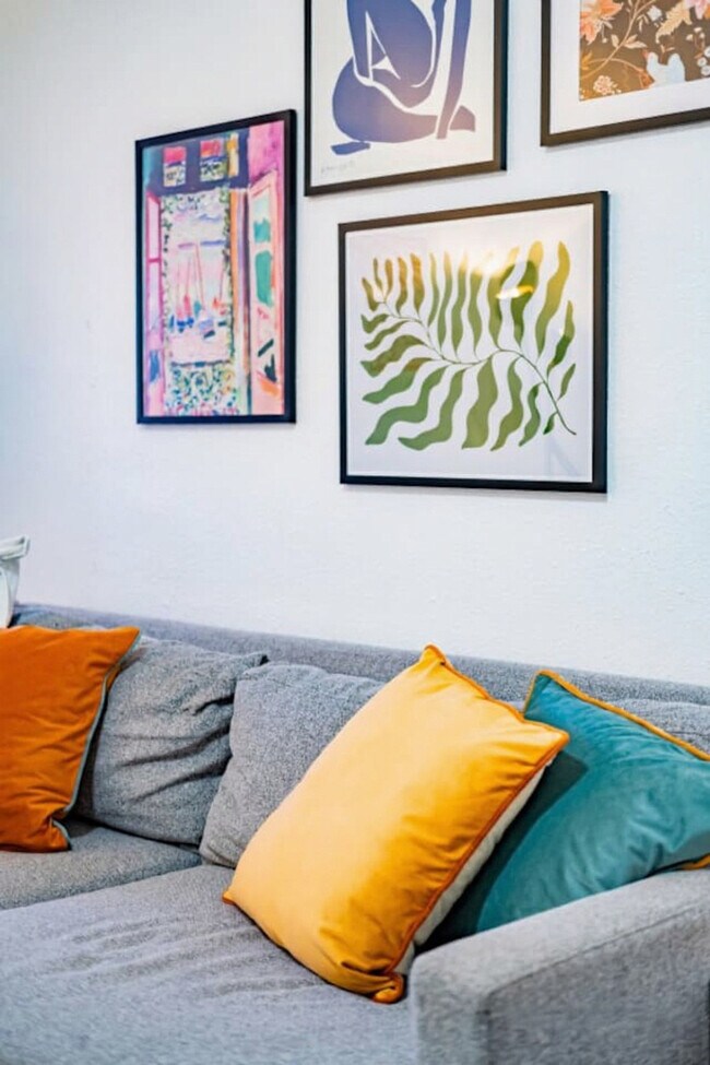 Building Photo - 170 E 100 N