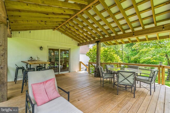 Building Photo - 76 S Forge Manor Dr
