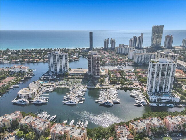 Building Photo - 19667 Turnberry Way