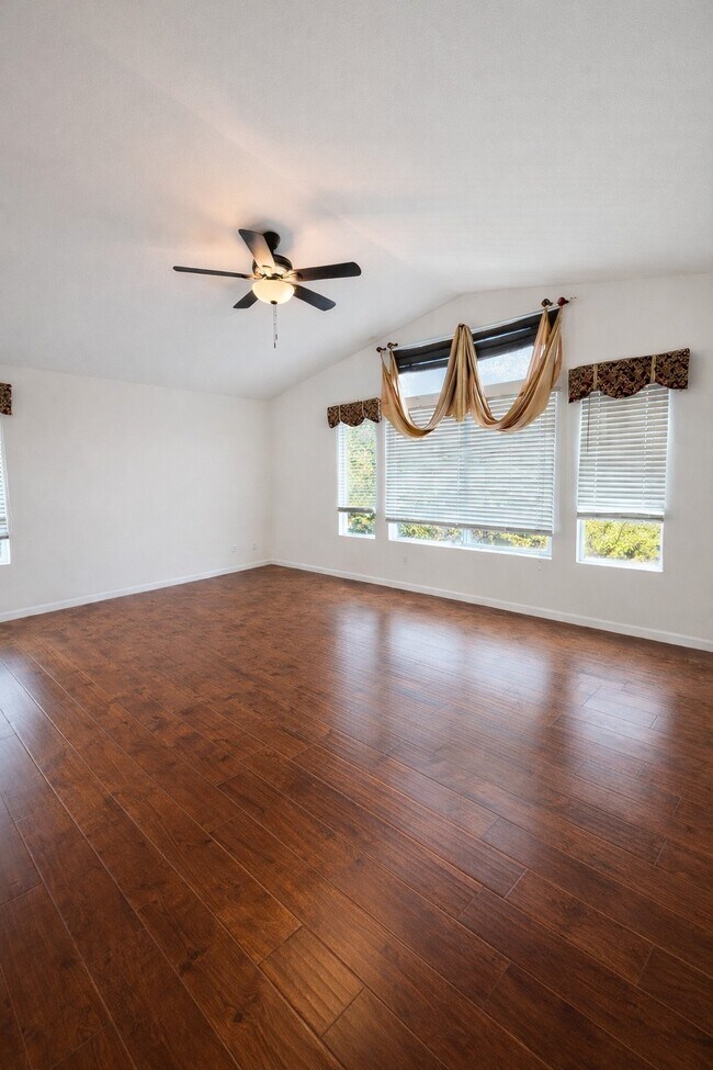 Building Photo - 632 Fisher Cir