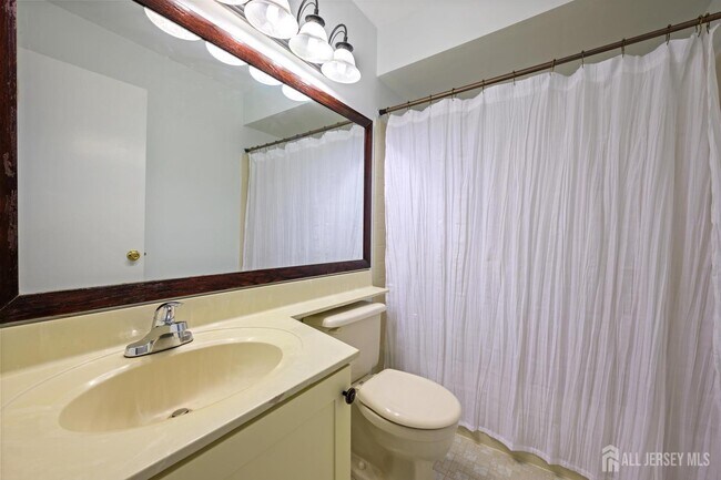 Building Photo - 103 Sequoia Ct