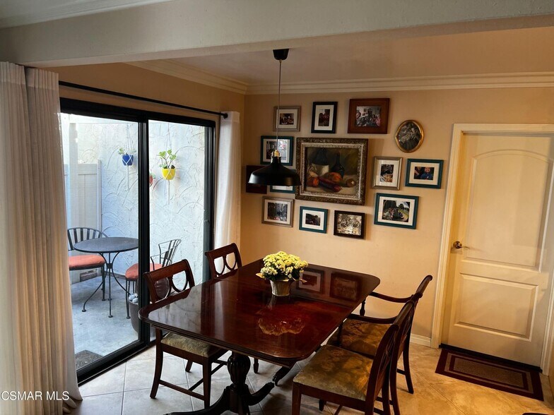 Building Photo - 2853 Instone Ct